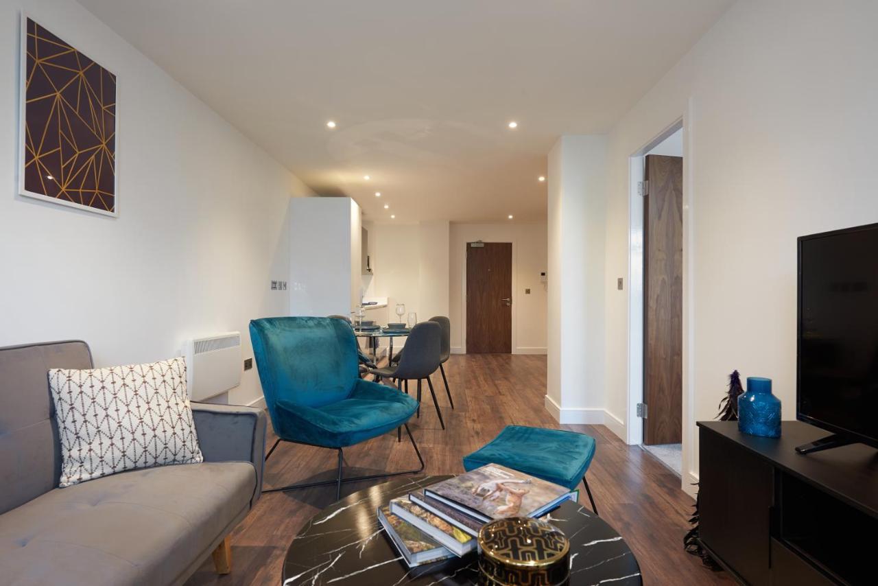 Апартаменты Seven Living Slough - Free Parking & Fast Wi-Fi Экстерьер фото